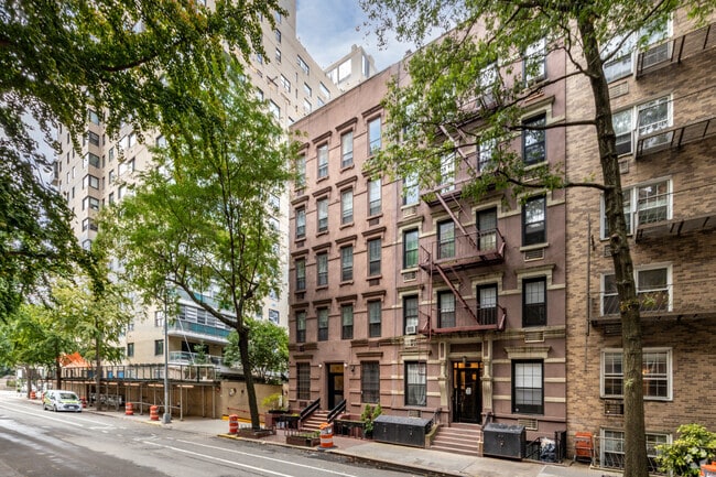 Building Photo - 538 E 89th St