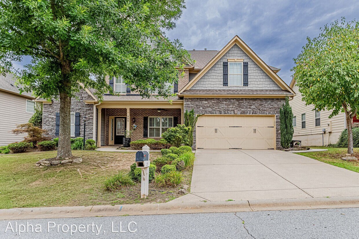 Primary Photo - 4 br, 2.5 bath House - 205 Raven Falls Ln
