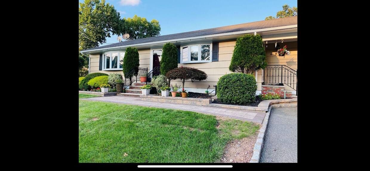 Primary Photo - 4 N Alice Ct