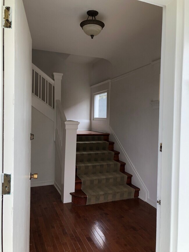 Building Photo - 534 63rd St