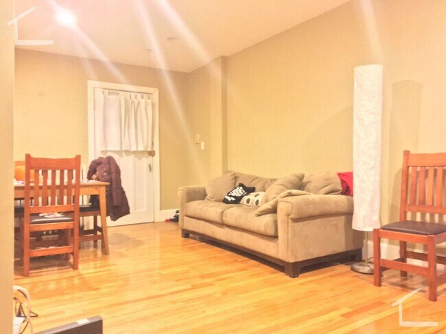 Building Photo - AWESOME BROOKLINE LISTING!!!