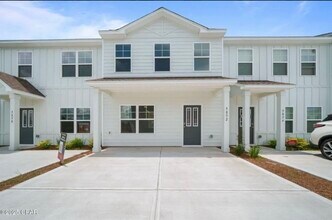 Building Photo - 5862 N Tyndall Pkwy