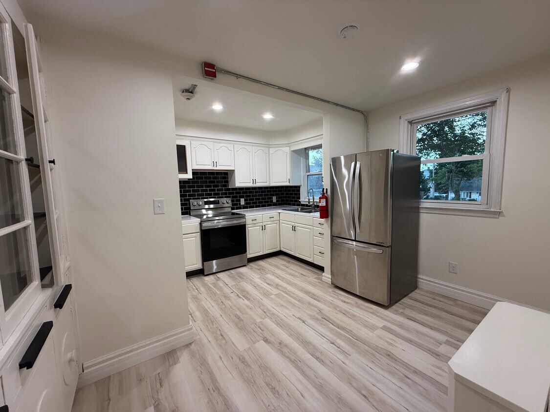 Kitchen/Dining Room - 98 Summit St
