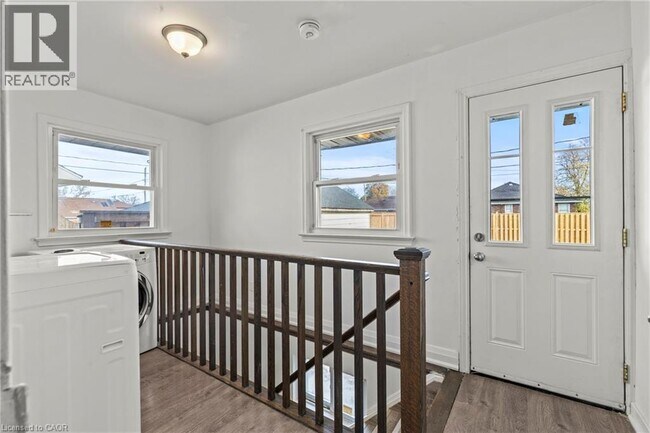 Photo du bâtiment - 14 Westmount Ave