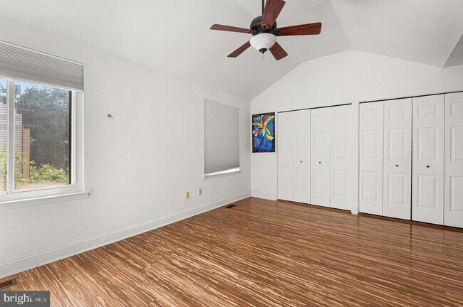 Foto del edificio - 303 Milford Ct