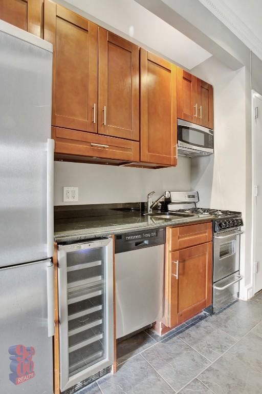 Building Photo - 444 W 52nd St