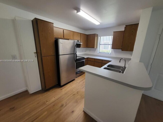 Building Photo - 4028 NW 87th Ave