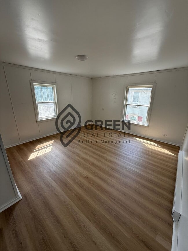 Building Photo - 735 N Schuyler Ave