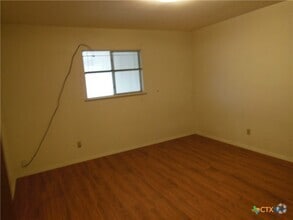 Building Photo - 507 Buttercup Ln