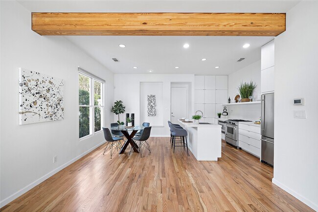 Foto del edificio - 2437 North Blvd