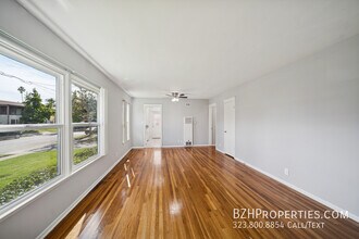 Building Photo - 5329 Vantage Ave