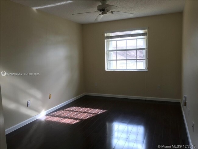 Foto del edificio - 2534 SE 19th Pl