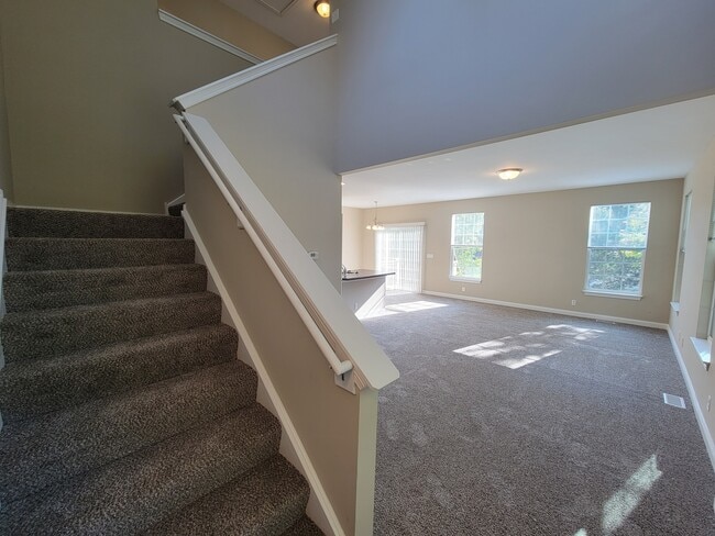 Building Photo - 63 Melrose Ct