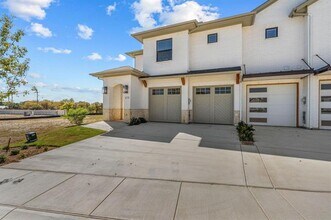 Building Photo - 173 Hulen Cir
