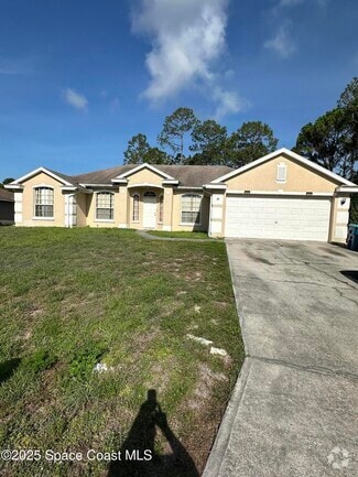 Building Photo - 150 Hillock Ave NW