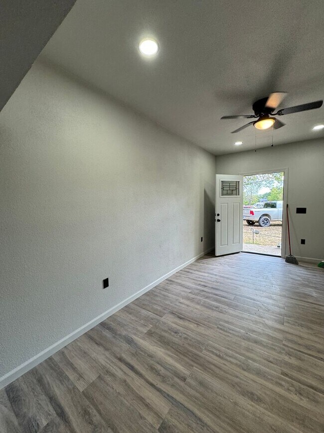 Building Photo - New construction 3 bed 1 bath CHA