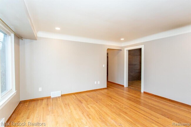Foto del edificio - 8501 Northfield Blvd