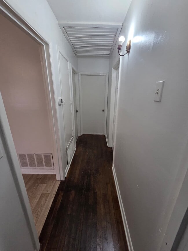 Foto del edificio - 5136 Lurline Dr