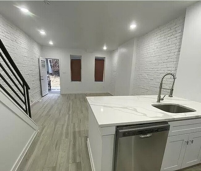 Foto del edificio - 2531 N Dover St