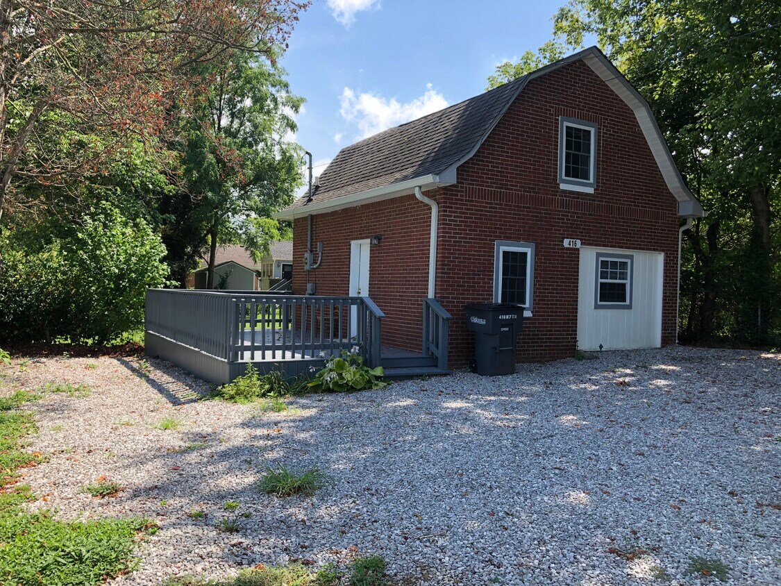 Primary Photo - 416 W 7th St