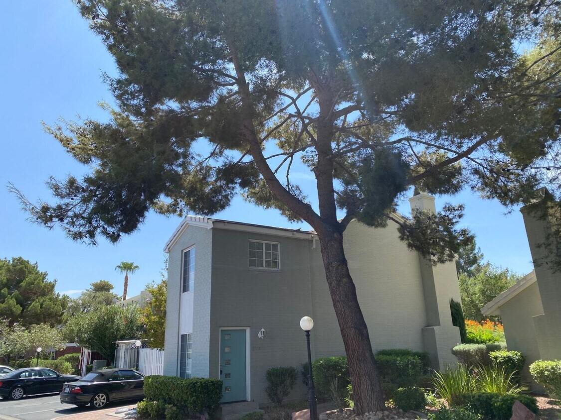 614 Tam O Shanter, Las Vegas, NV 89109 House Rental in Las Vegas, NV