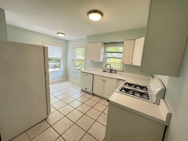 Foto del edificio - 3 Bedroom, 1 Bath Home in South Bend IN.  ...