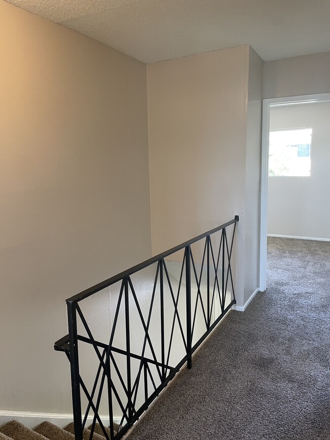 Building Photo - 1331 N San Gabriel Ave