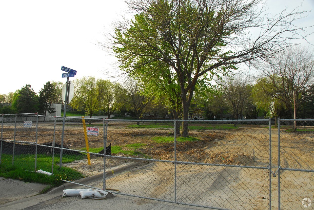 Primary Photo - 5705 Garden Cir