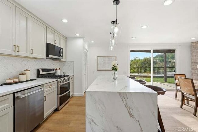 Building Photo - 24308 Highlander Rd