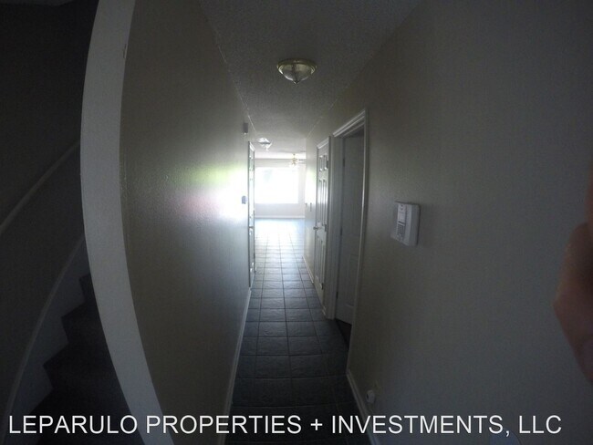 Building Photo - 1615 Overstreet St