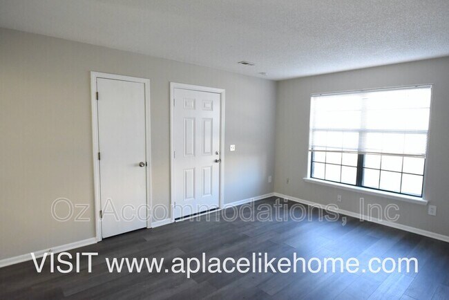Foto del edificio - 912 S Edgebrook Ln