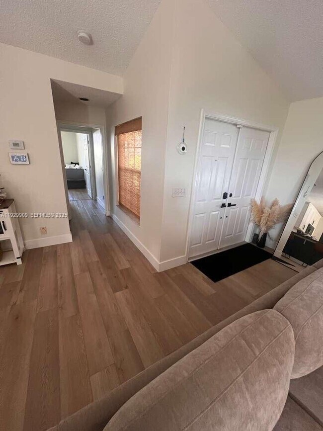 Foto del edificio - 2177 SW Olympic Club Terrace