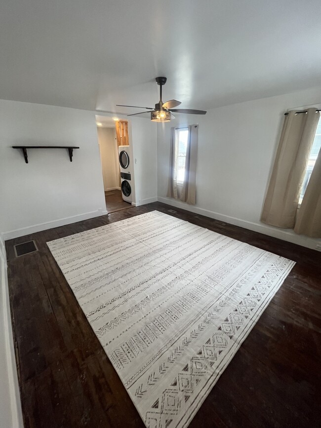 Building Photo - 303 W Main St