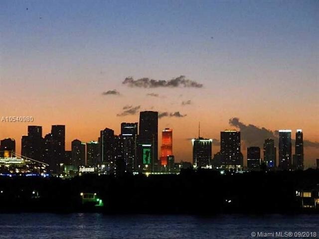 Building Photo - 1000 West Ave