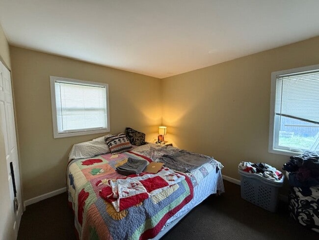 Building Photo - Charming 3-Bedroom Home with Spacious Backyard