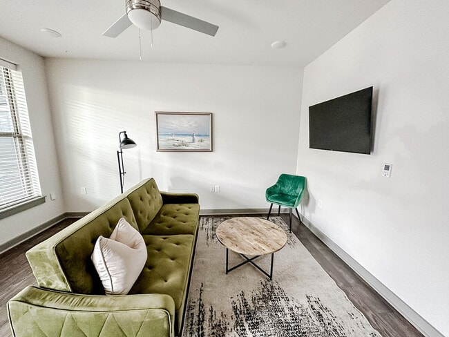 Foto del edificio - 207 E 4th St