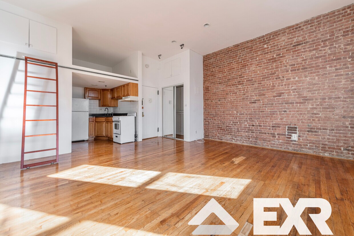 Primary Photo - 521 W 149th St