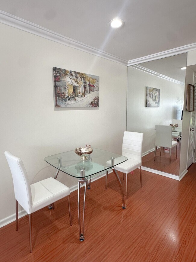 Foto del edificio - 14 Westbury E