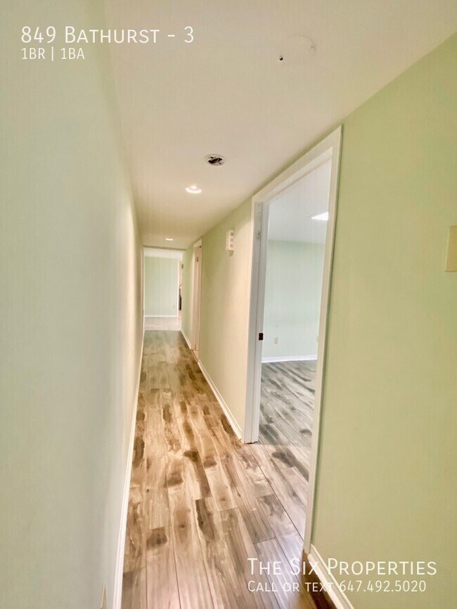Building Photo - One Bedroom Apartment - Bathurst Subway Station