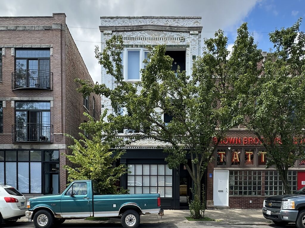 Primary Photo - 908 N California Ave