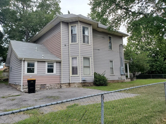 Building Photo - 1605 N Missouri Ave