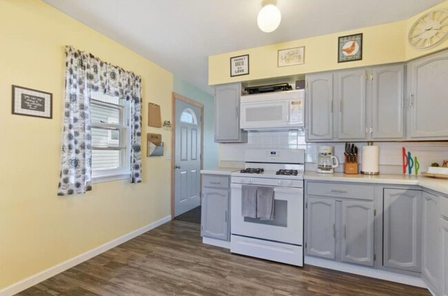 Foto del edificio - Gorgeous 4BR/2BA Home with Finished Lower ...