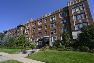 Building Photo - Englewood Properties