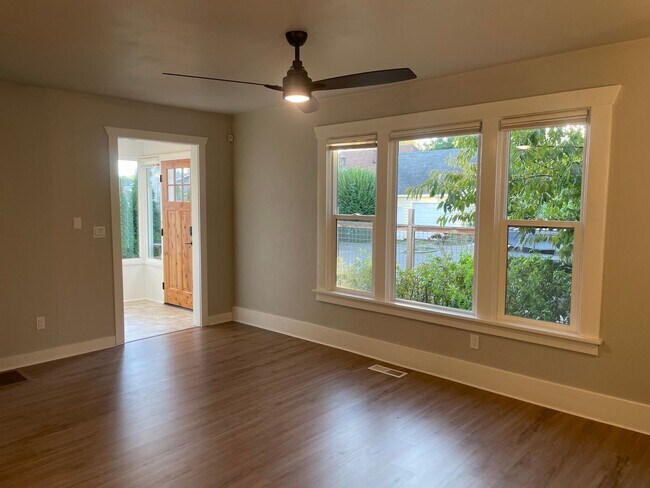 Foto del edificio - Welcome Home 3b/1ba Updated Home
