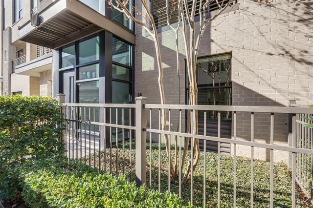 Foto del edificio - 4140 Newton Ave