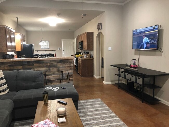 Building Photo - Charming 4/3 House Near Baylor!