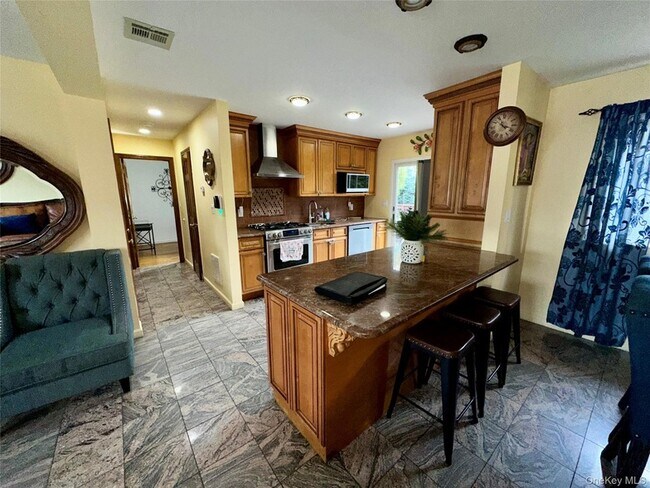 Foto del edificio - 1316 Mcclure Ave