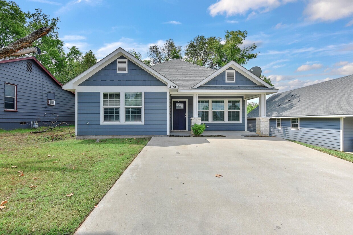 304 E Hull St, Denison, TX 75021 House Rental in Denison, TX
