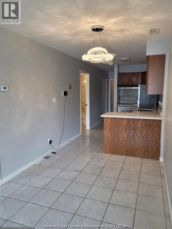 Photo du bâtiment - 3875 Tecumseh Rd E