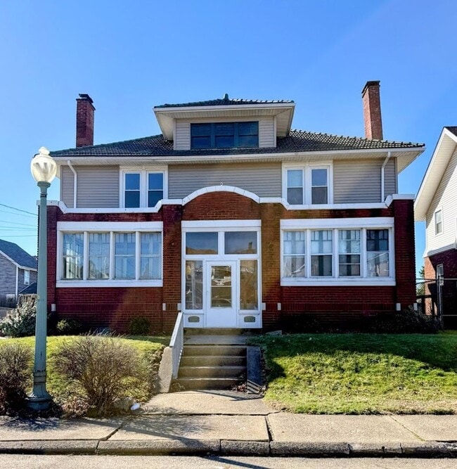 Building Photo - 3300 6th St SW